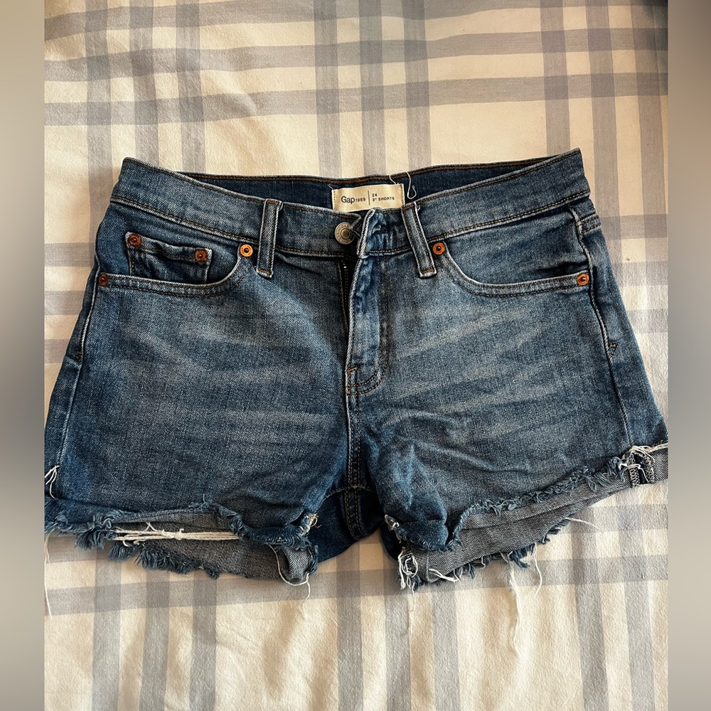 Womens Gap Denim shorts. Size 24.